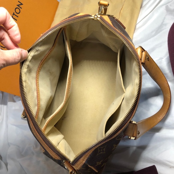 💯Auth Louis Vuitton Petiro PM with box & dust bag - Picture 5 of 8